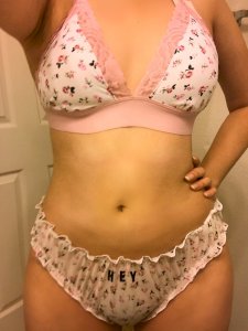 Victoria's Secret Panty and Bralette Set!