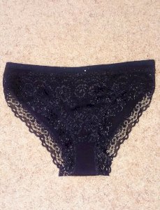 Classic black panties with lace booty trim