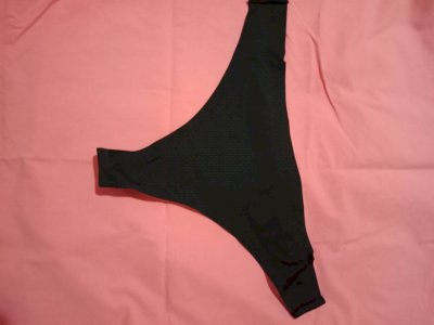Black seam free G-string
