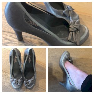 Well worn size 4 heels