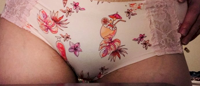 Comfy Cheekys from Juicy MILF w/ Squirting Video and Custom Pics
