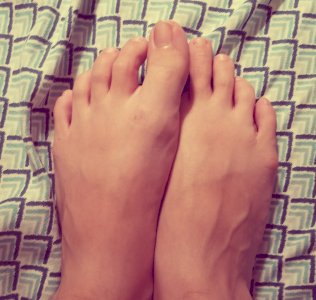 Polished toes and smooth soles~