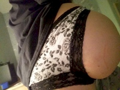 cute cotton and lace bum x
