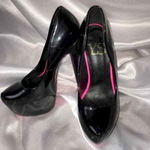 Patent leather shoes YS