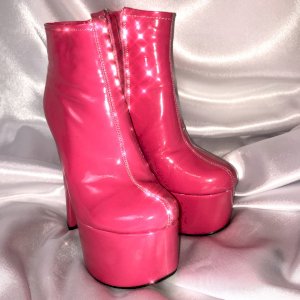 Latex BDSM heels