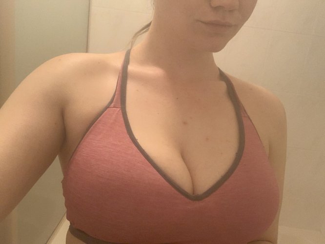 Sports Bra! 10F (32F) cup! EXTREMELY OLD AND SWEATY